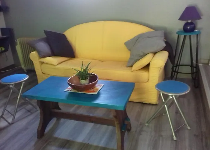 Mosaique Accueil Rando, Peche, Farniente * Latouille-Lentillac